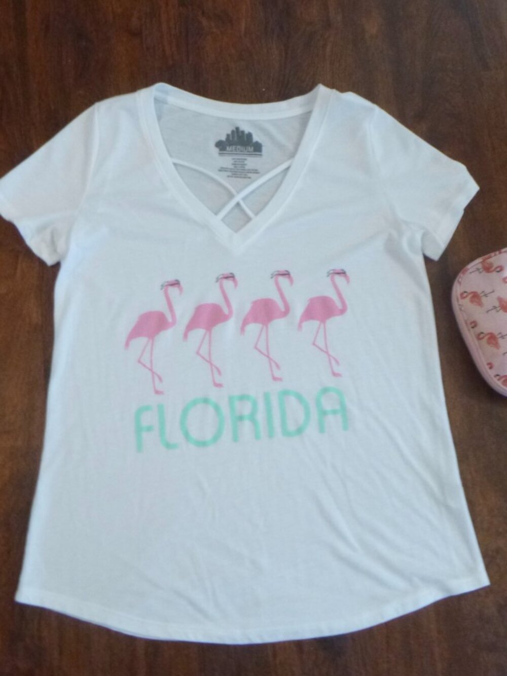 FLORIDA PINK FLAMINGOS T SHIRT SIZE M w/BONUS GIFT ZIPPER TOTE